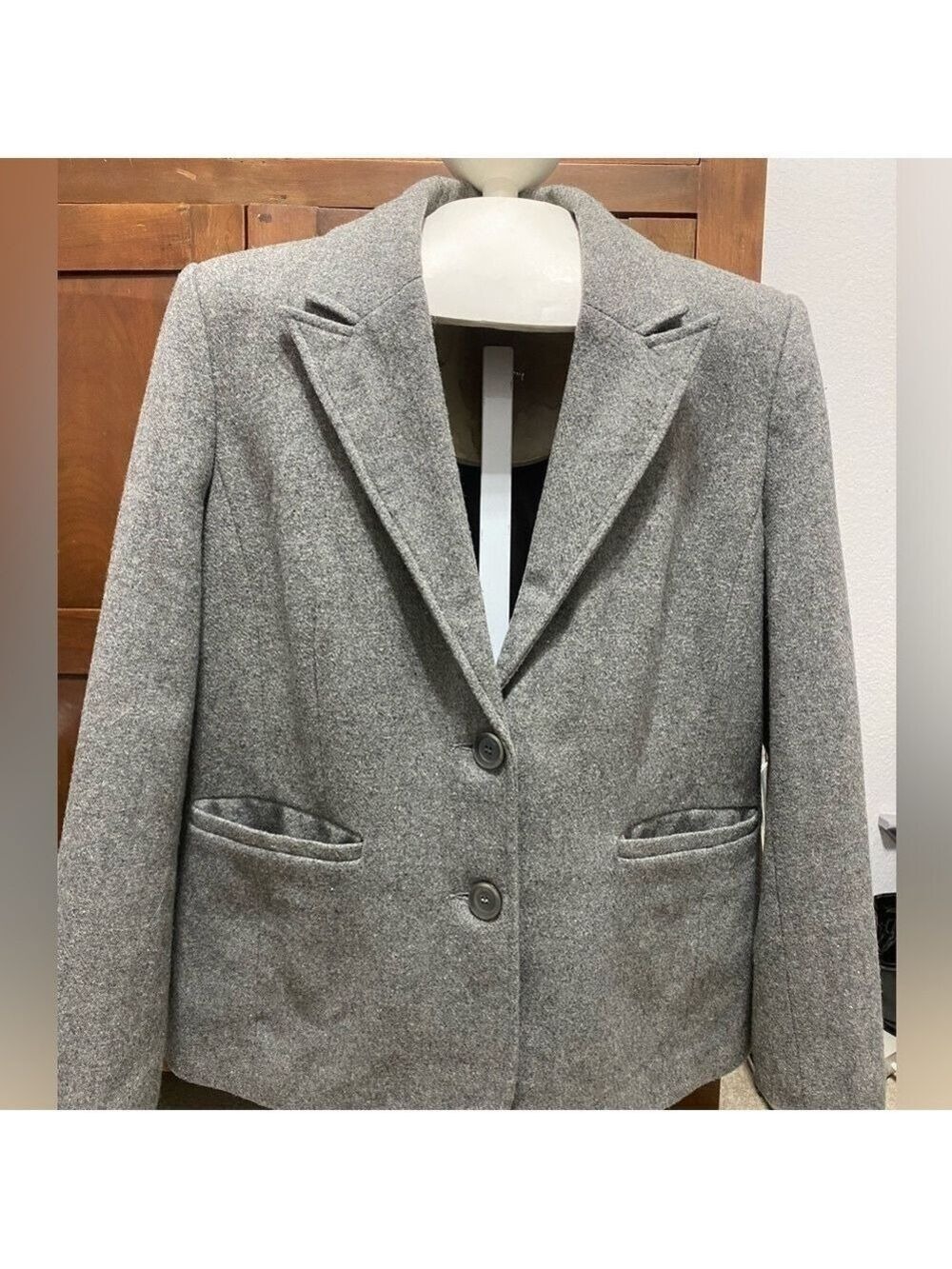 CHADWICK of Boston. Beautiful grey wool blazer/ jacket by Chadwick size 12P